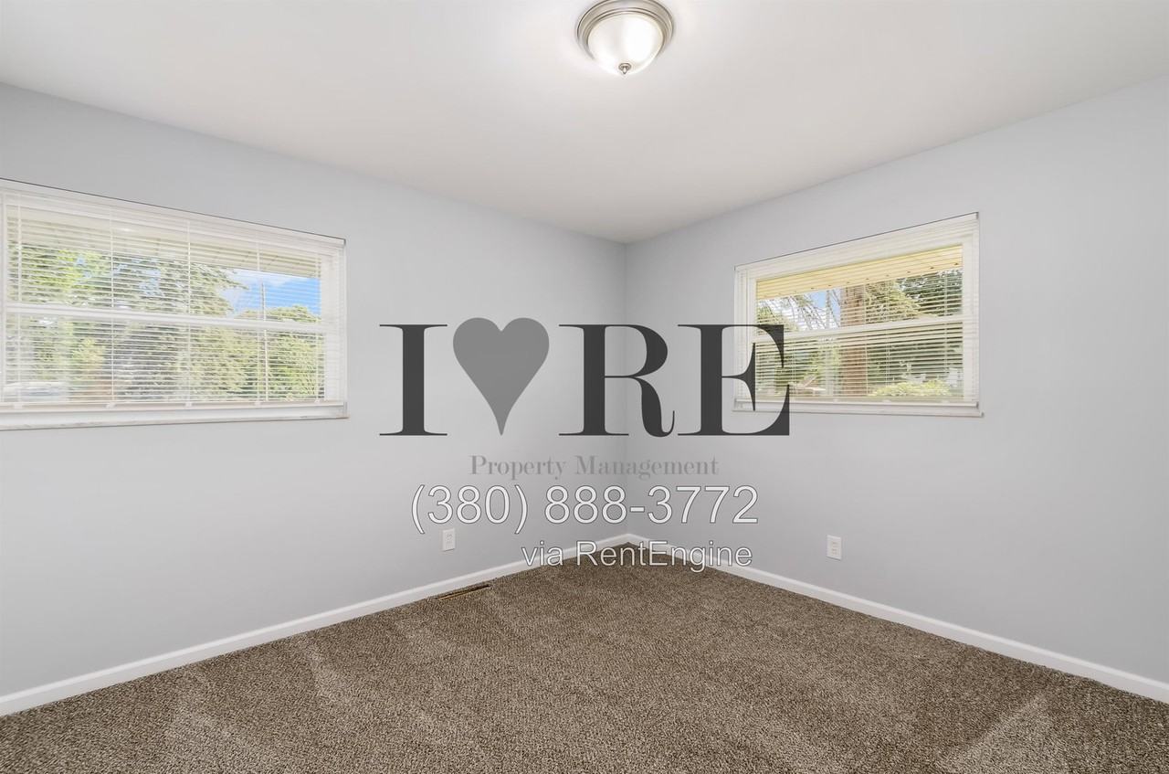 1329 Elaine Rd - Photo 5 of 19