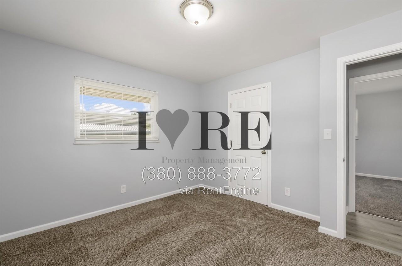 1329 Elaine Rd - Photo 6 of 19