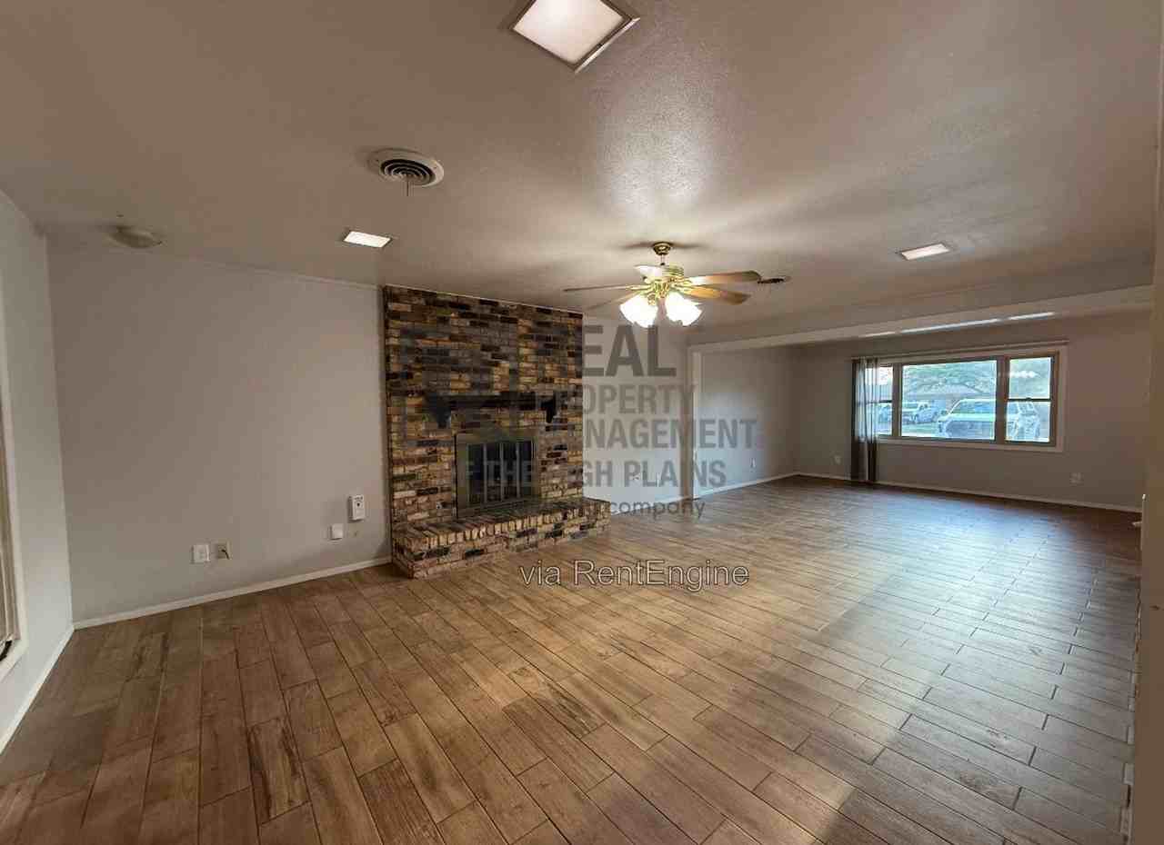4426 Mesa Cir - Photo 2 of 11
