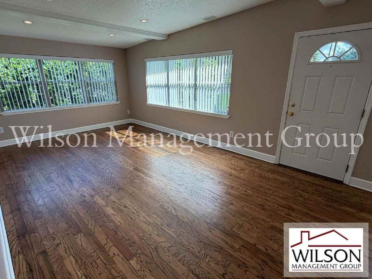 4008 Montrose Ct - Photo 3 of 17