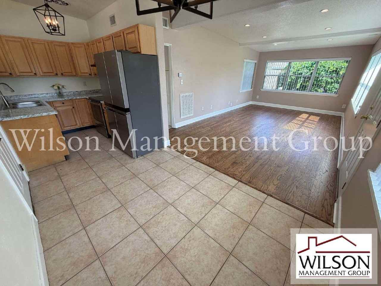 4008 Montrose Ct - Photo 5 of 17