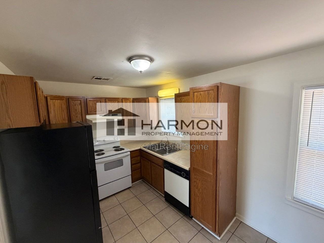 1823 N Garland St - Photo 6 of 8