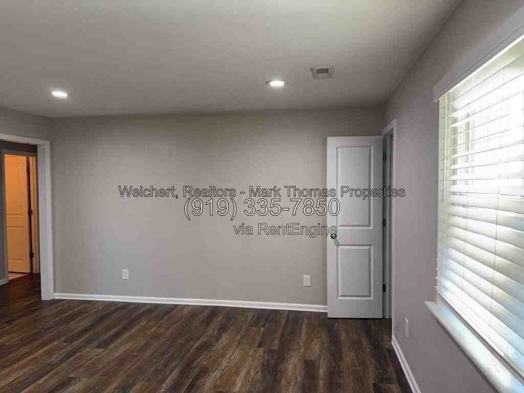 219 Bridgefield Pl - Photo 4 of 12