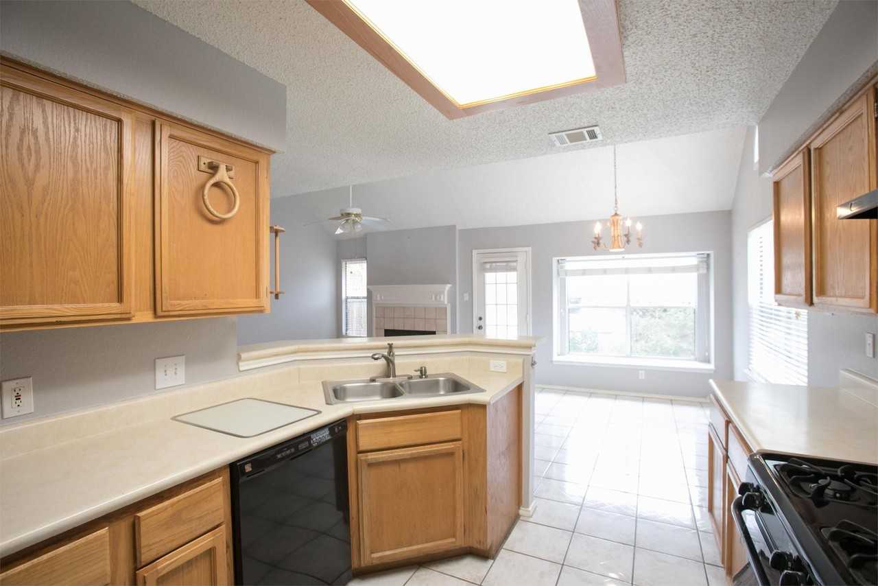 10639 Carovilli Dr - Photo 5 of 50