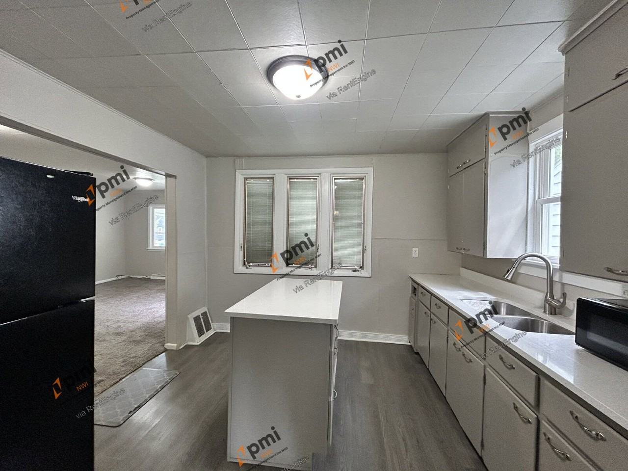 810 Plain St - Photo 6 of 22