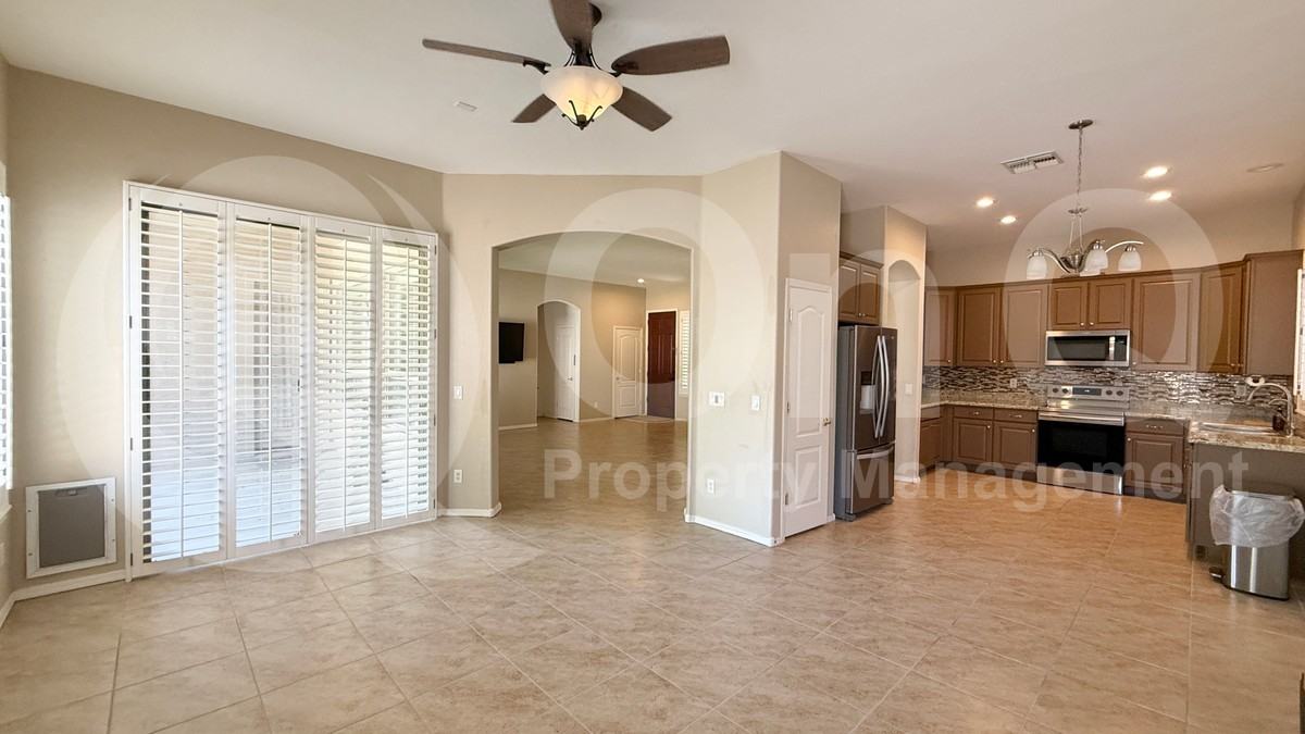 2536 E Remington Pl - Photo 6 of 25