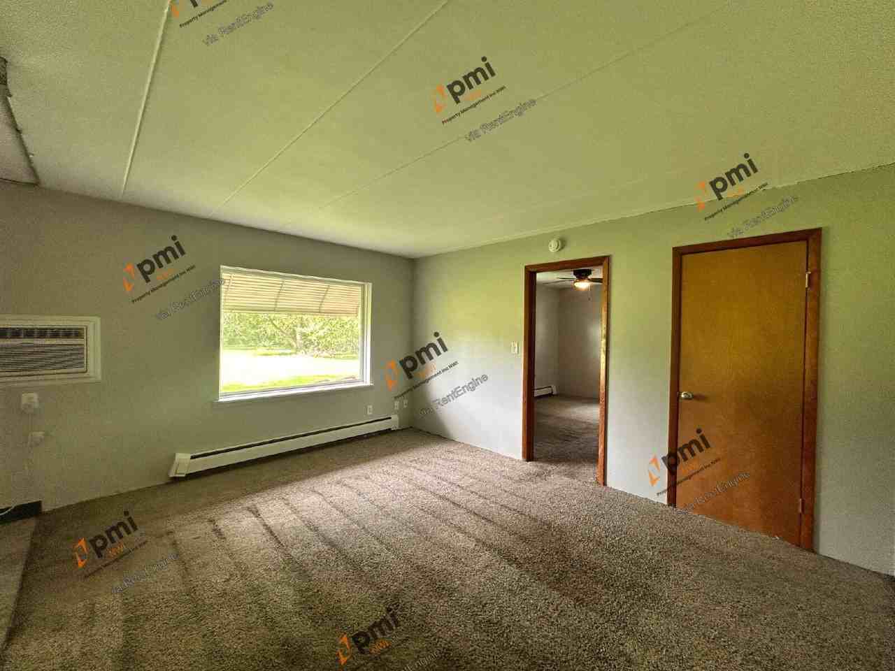 660 N Hobart Rd #4 - Photo 5 of 12