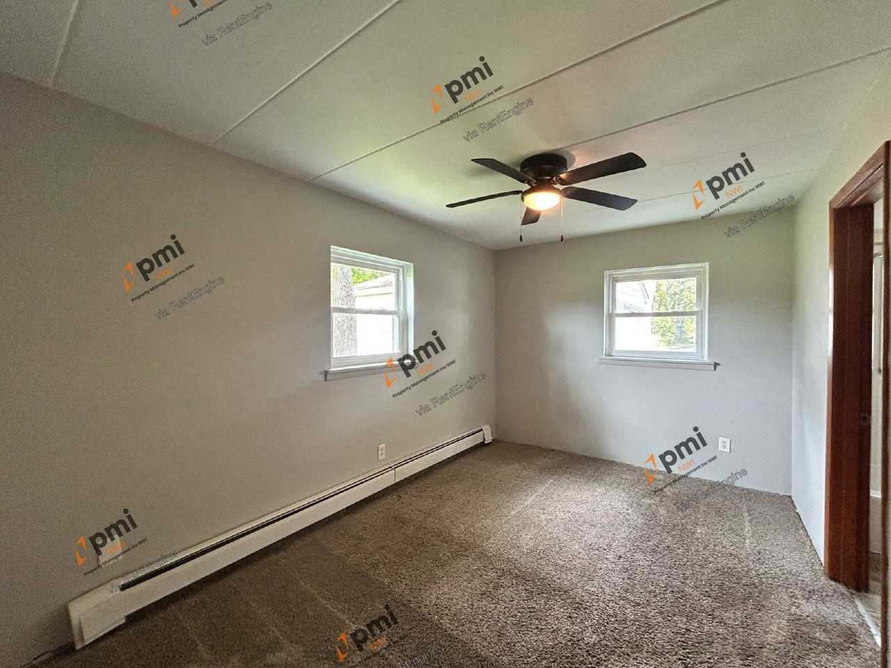 660 N Hobart Rd #4 - Photo 6 of 12