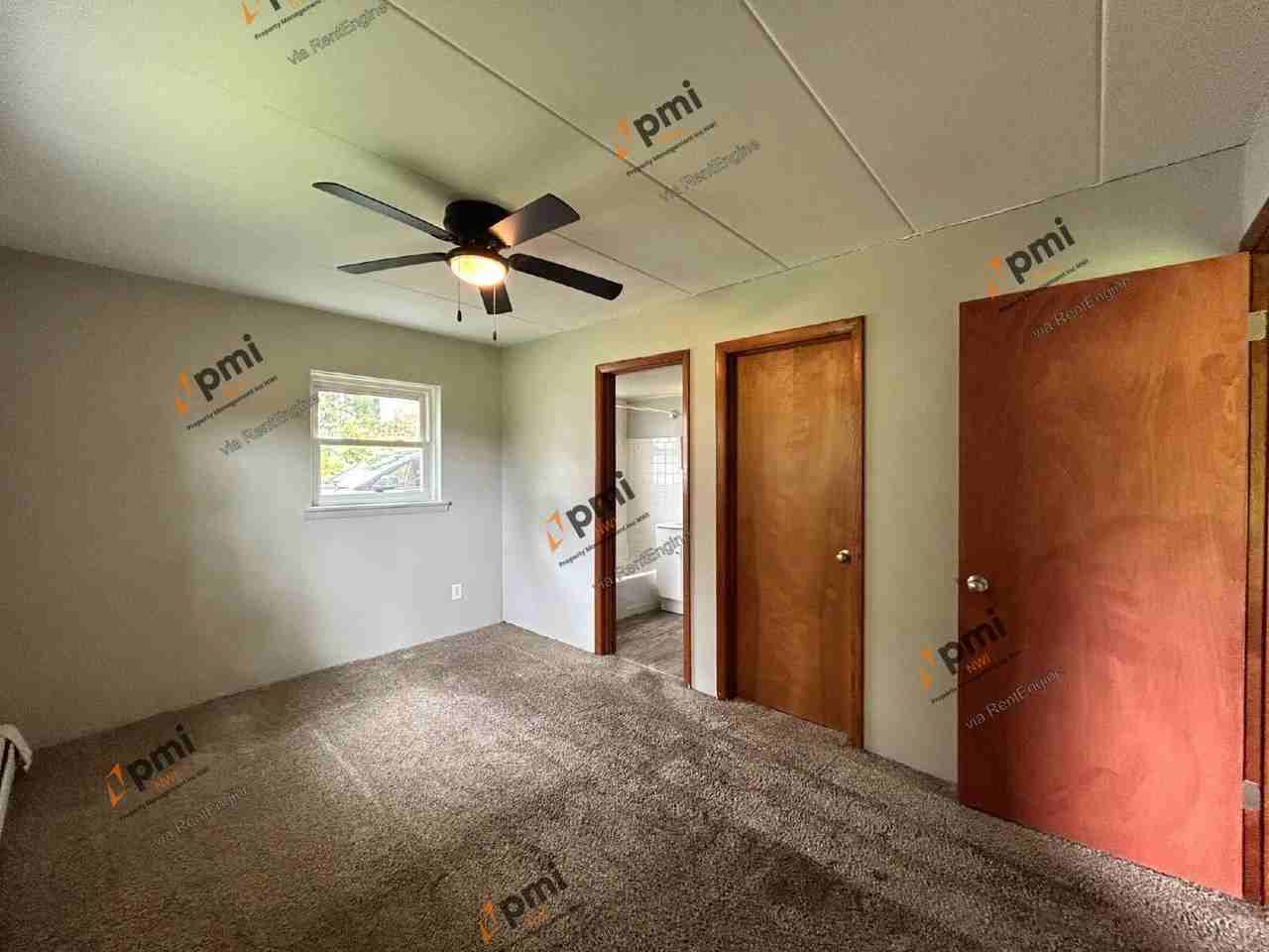660 N Hobart Rd #4 - Photo 7 of 12