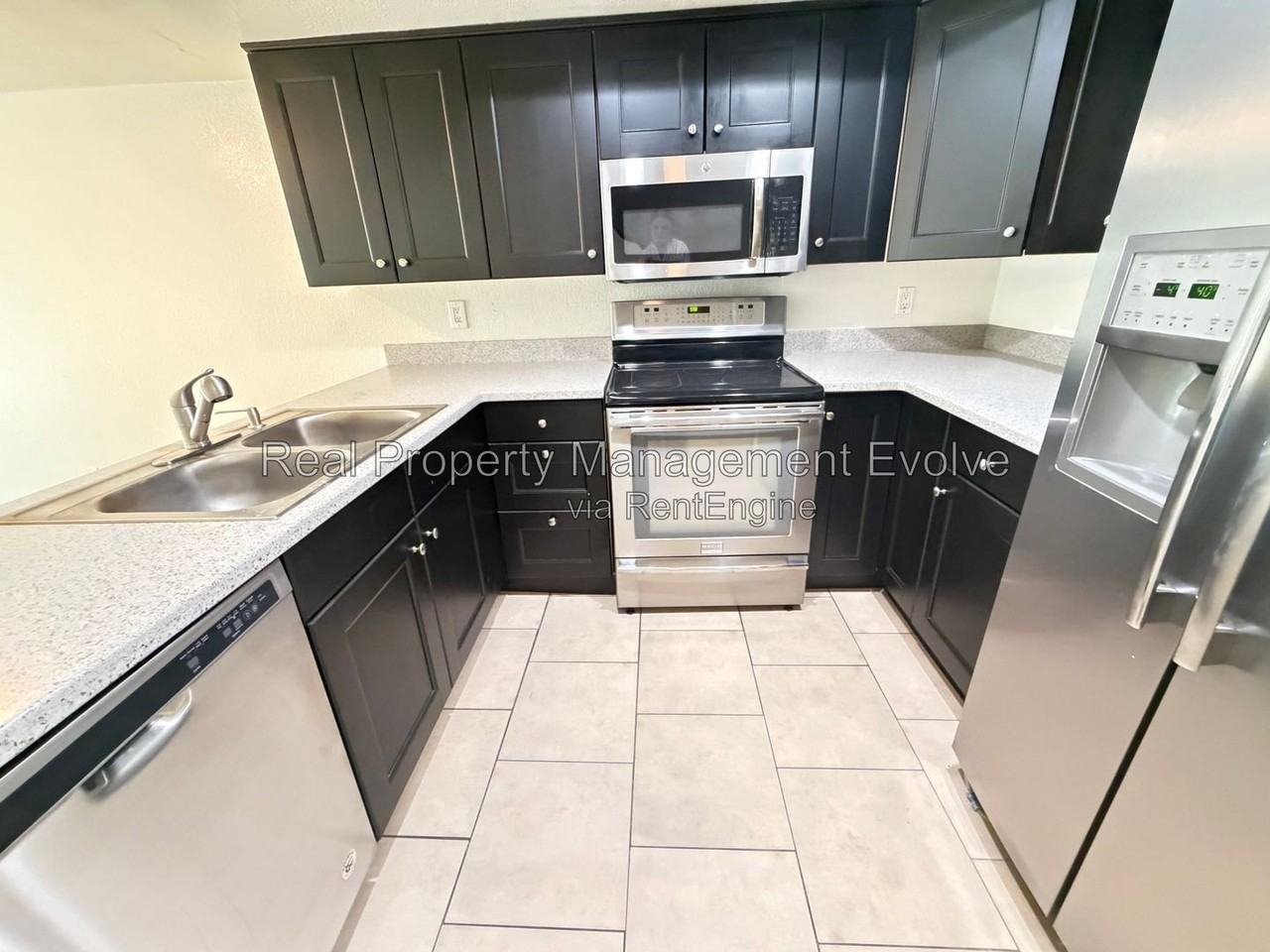 122 S Hardy Dr #23 - Photo 4 of 19