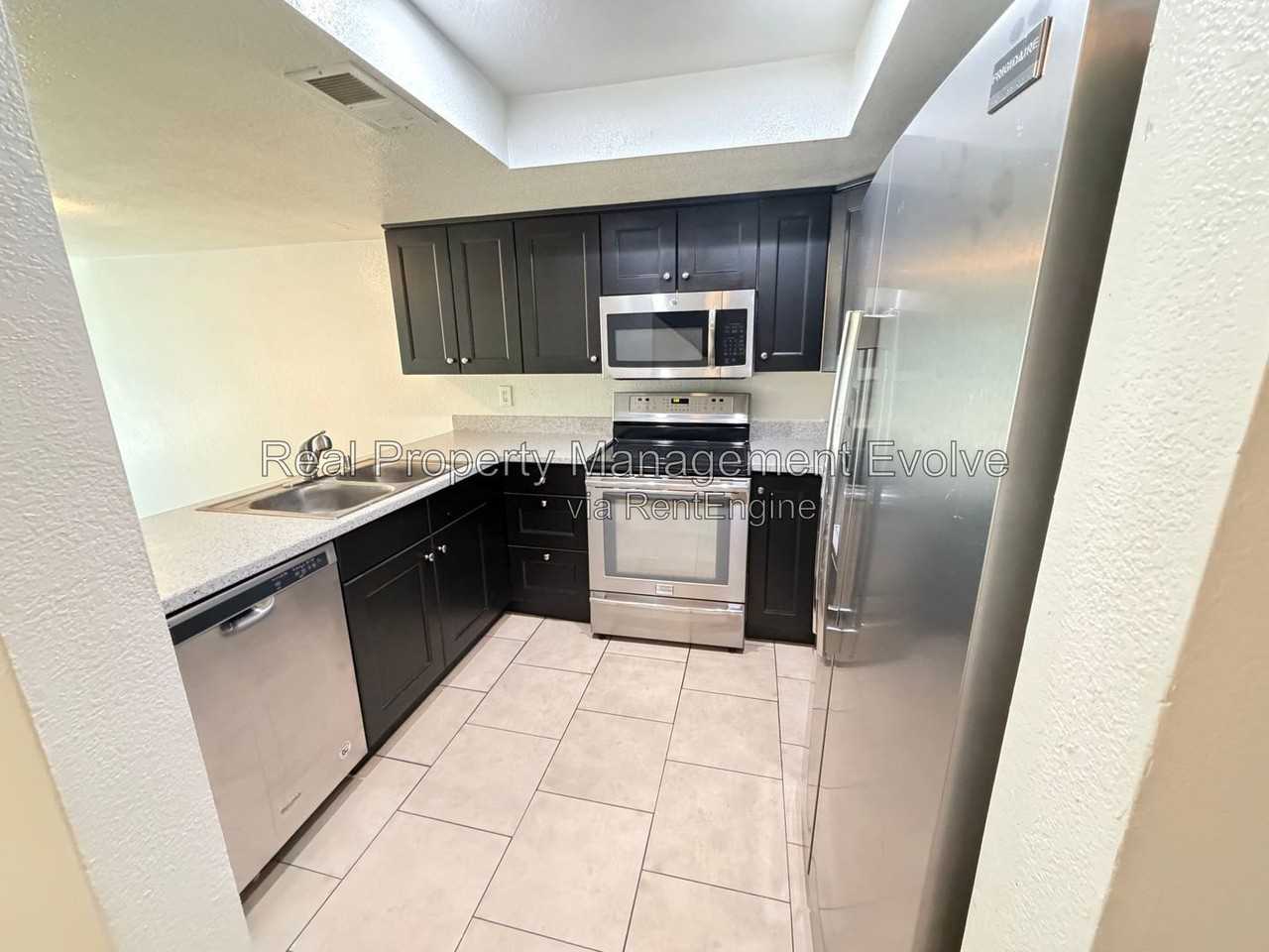 122 S Hardy Dr #23 - Photo 6 of 19