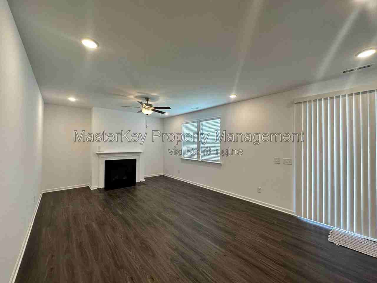 1202 Briar Gate Dr - Photo 4 of 25
