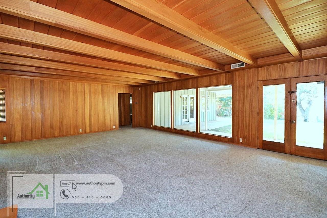 3180 Wilshire Dr - Photo 4 of 34