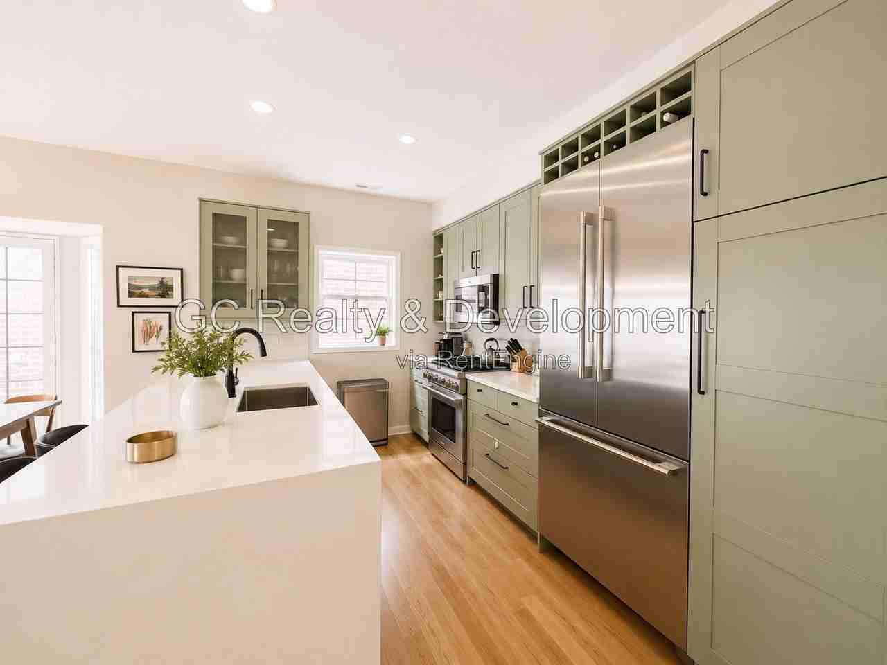 1018 W Monroe St - Photo 3 of 24