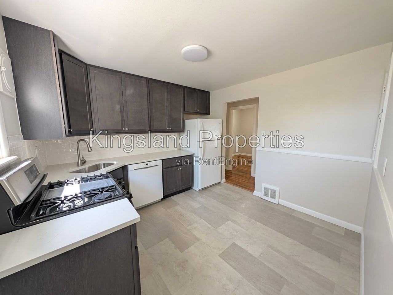 936 Highmont Dr - Photo 6 of 24