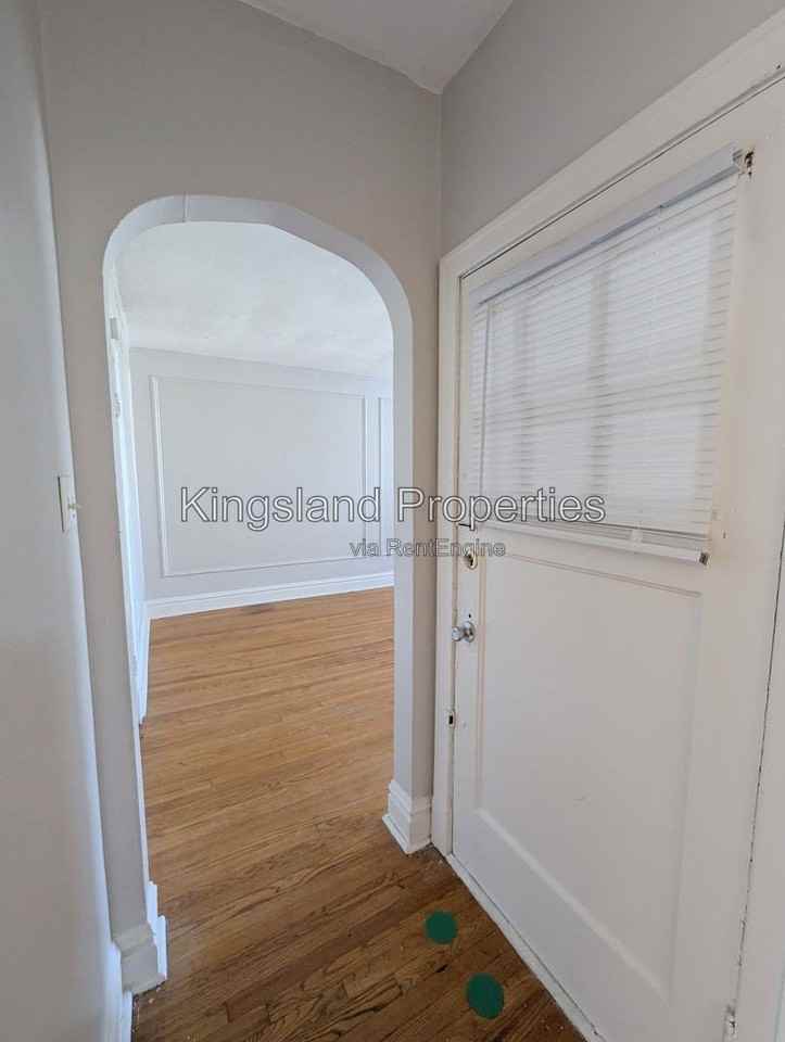 3864 S Spring Ave #3S - Photo 2 of 15