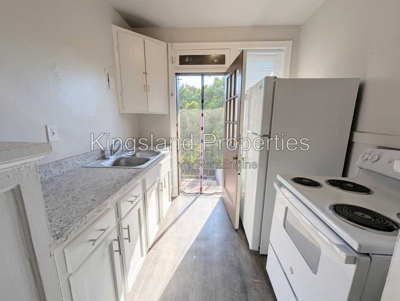 3864 S Spring Ave #3S - Photo 7 of 15