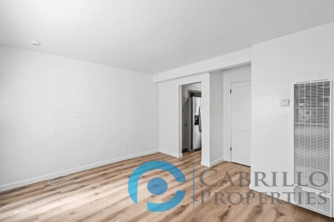 4121 1/2 Kansas St - Photo 3 of 16
