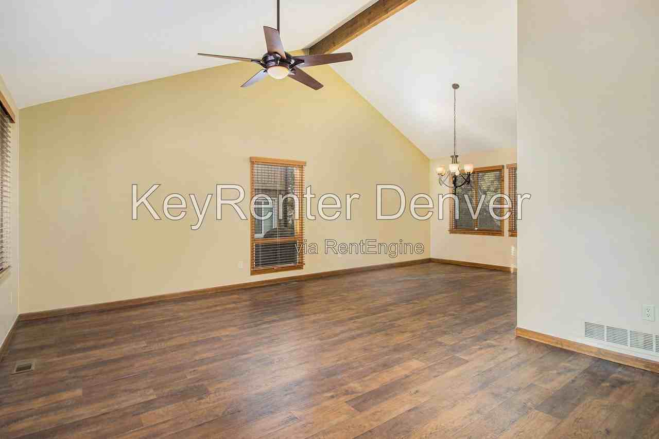 8217 Lodgepole Trl - Photo 4 of 31