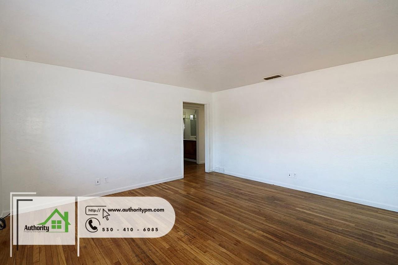 715 Leila Ave - Photo 2 of 19