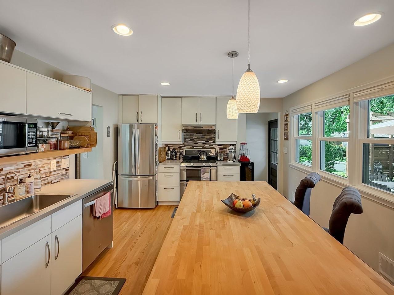 6116 Zenith Ave S - Photo 6 of 22
