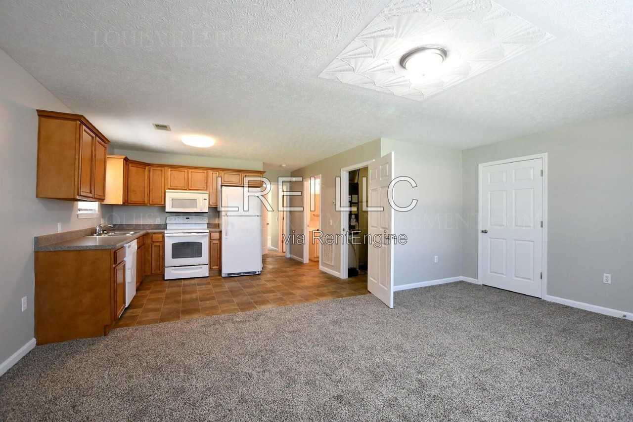 306 Keeneland Dr #1A - Photo 2 of 45