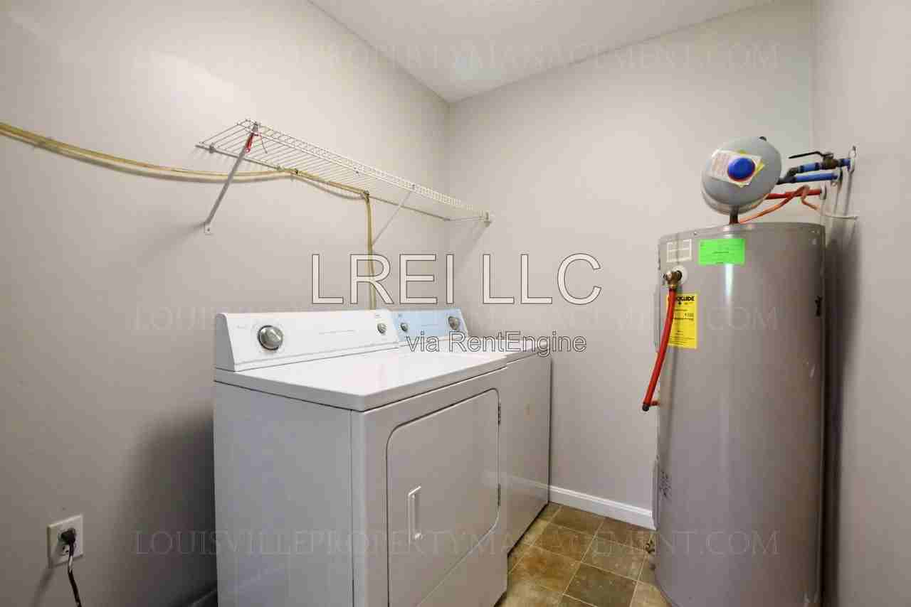 306 Keeneland Dr #1A - Photo 3 of 45