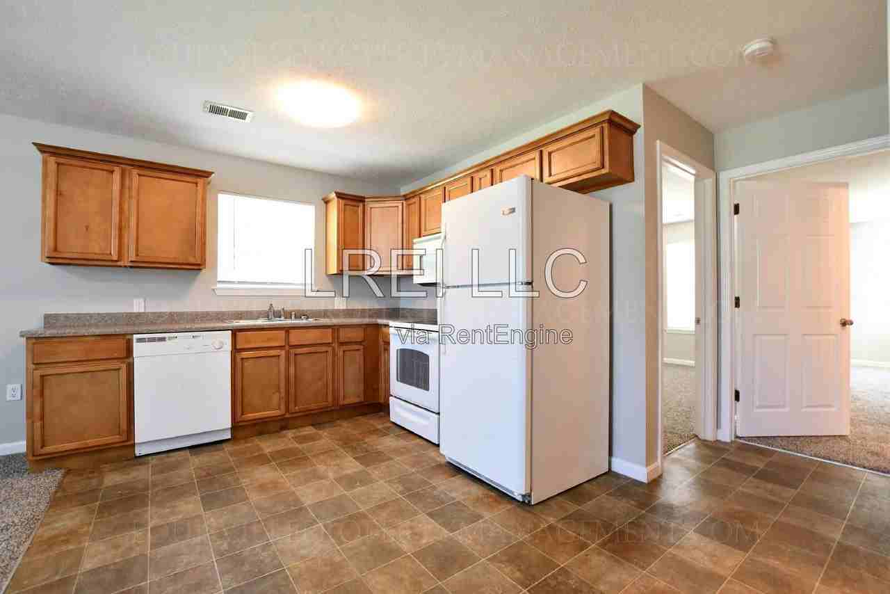 306 Keeneland Dr #1A - Photo 4 of 45