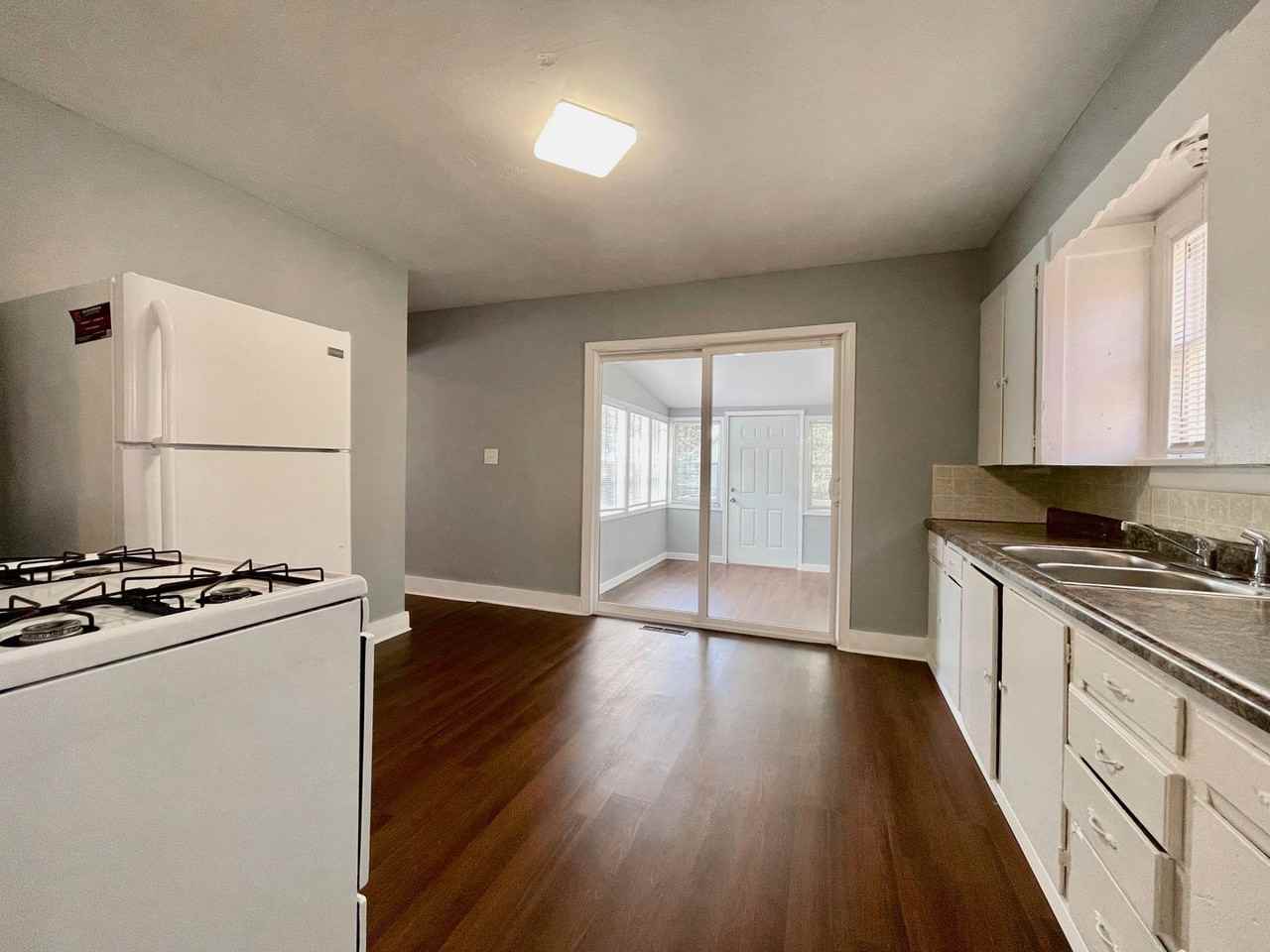 1417 Madison St - Photo 6 of 24