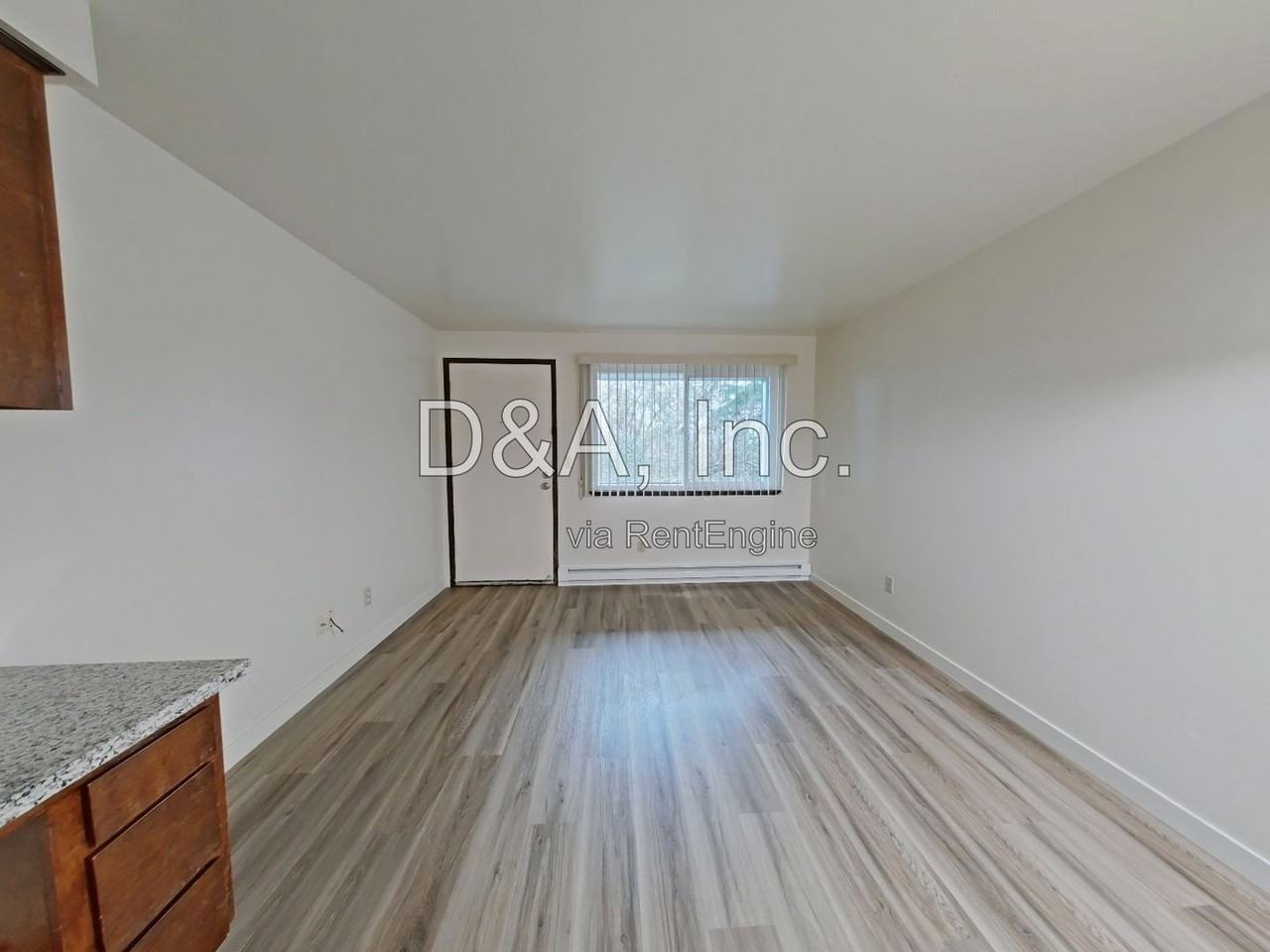 697 Jefferson St Se #2 - Photo 3 of 8