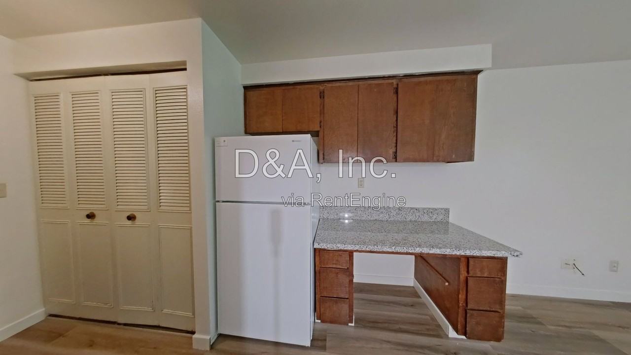697 Jefferson St Se #2 - Photo 5 of 8
