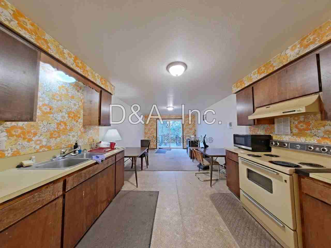 697 Jefferson St Se #2 - Photo 7 of 8