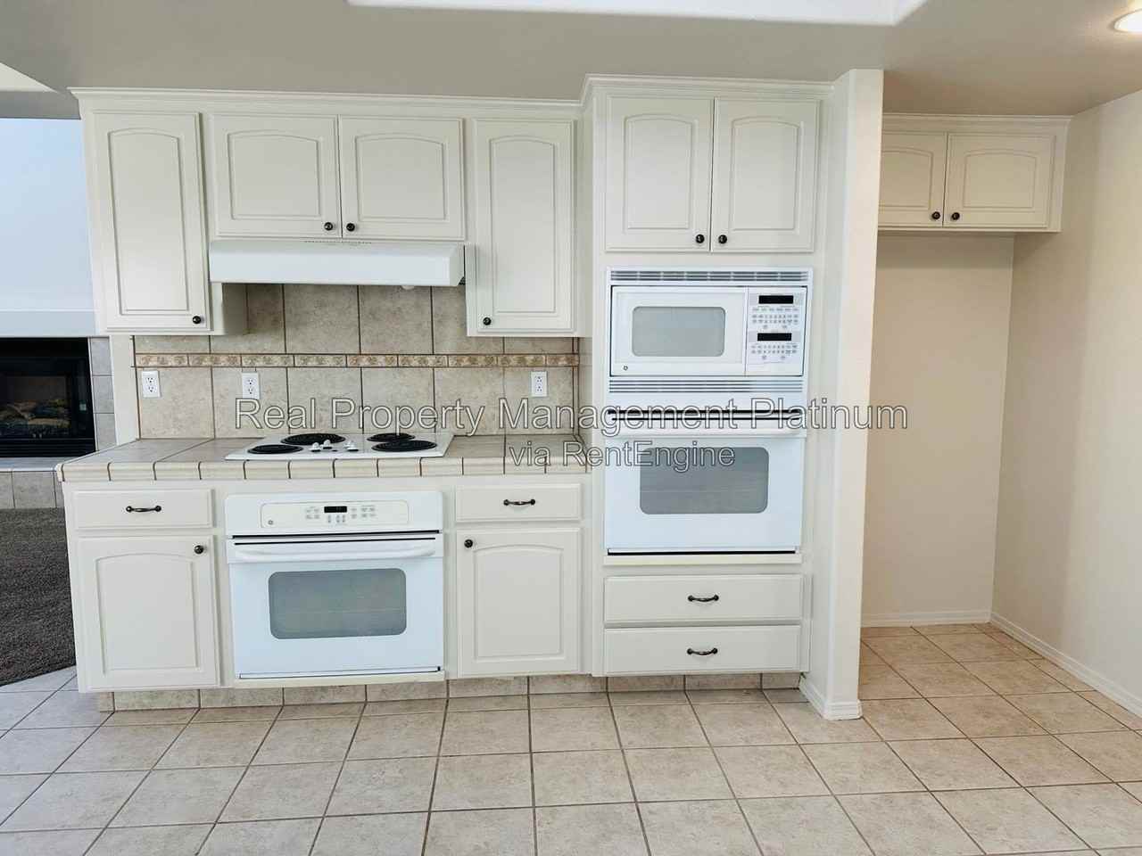 1648 Camino Ln - Photo 4 of 25