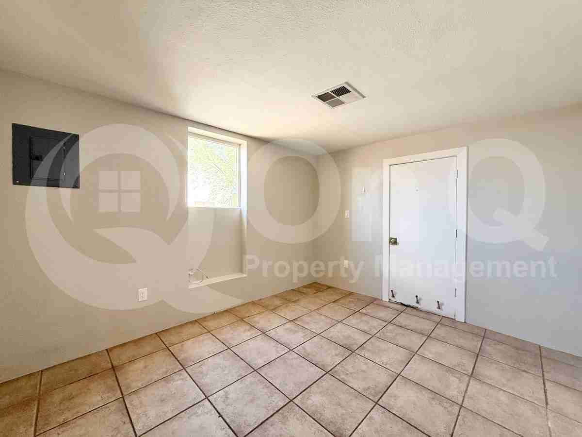 1548 W Mckinley St #1 - Photo 5 of 12