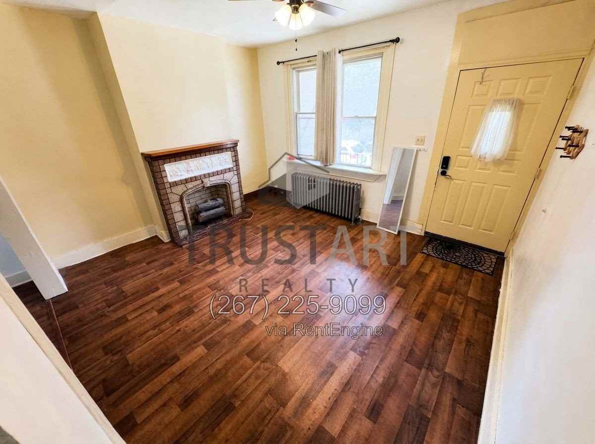 4747 N Mascher St - Photo 6 of 23
