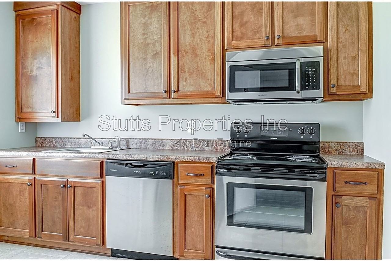 1246 Graham Ave #17 - Photo 6 of 13