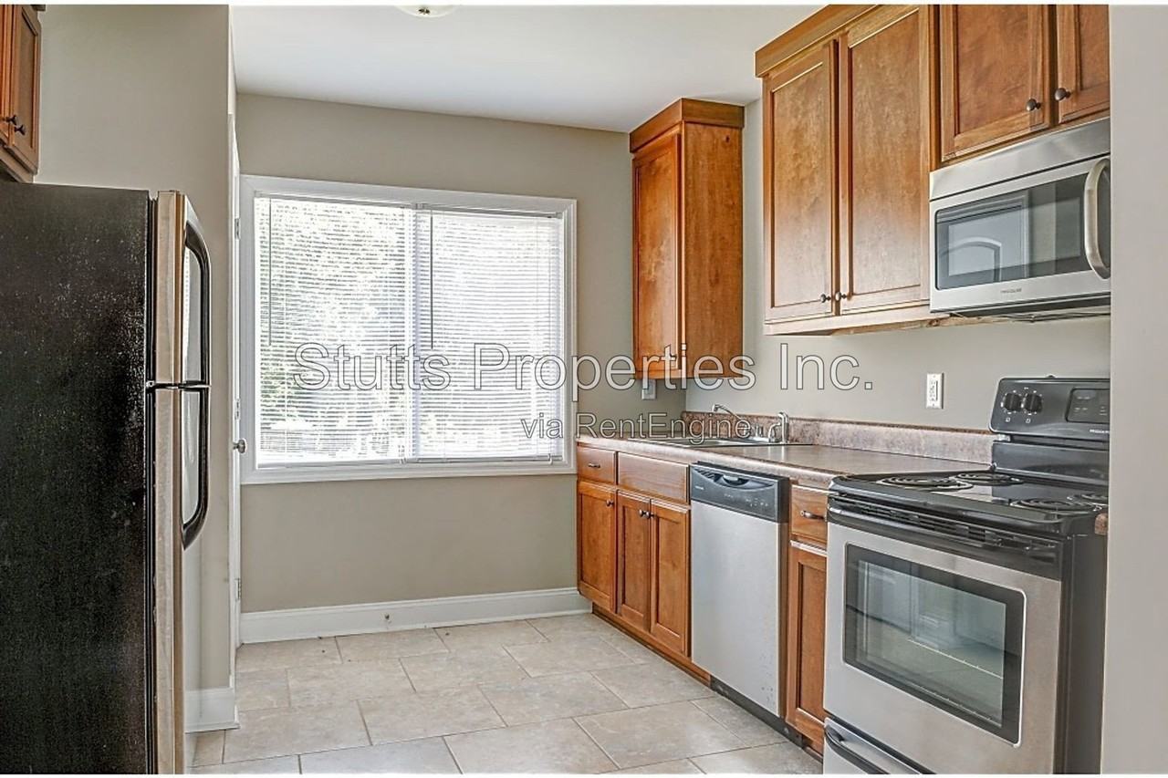 1246 Graham Ave #17 - Photo 7 of 13