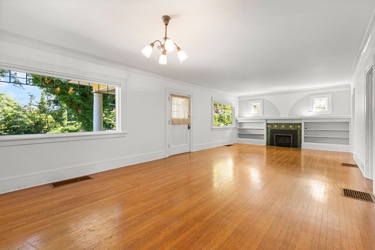 4073 Ne 30th Ave - Photo 2 of 27
