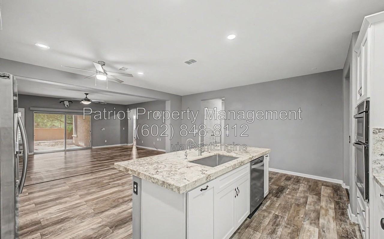 19530 N 260th Dr - Photo 3 of 26