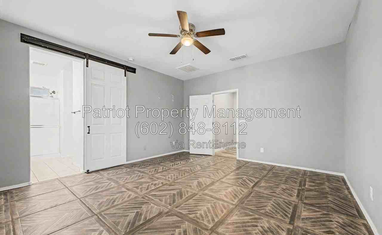 19530 N 260th Dr - Photo 7 of 26
