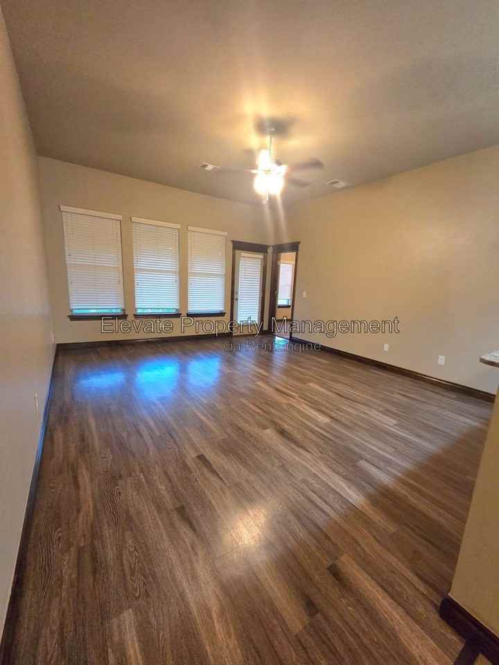 2300 Kintyre Rd - Photo 2 of 13