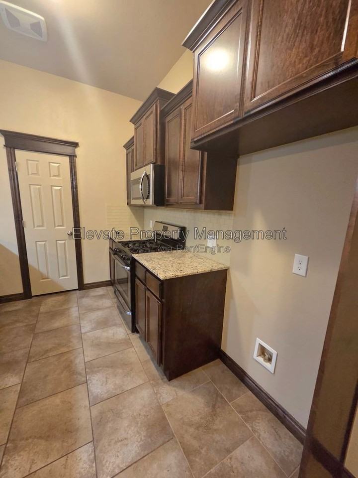 2300 Kintyre Rd - Photo 5 of 13