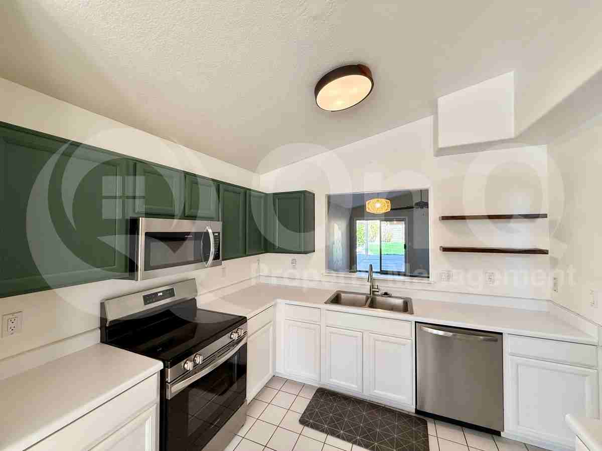 1243 S Pueblo Ct - Photo 3 of 20