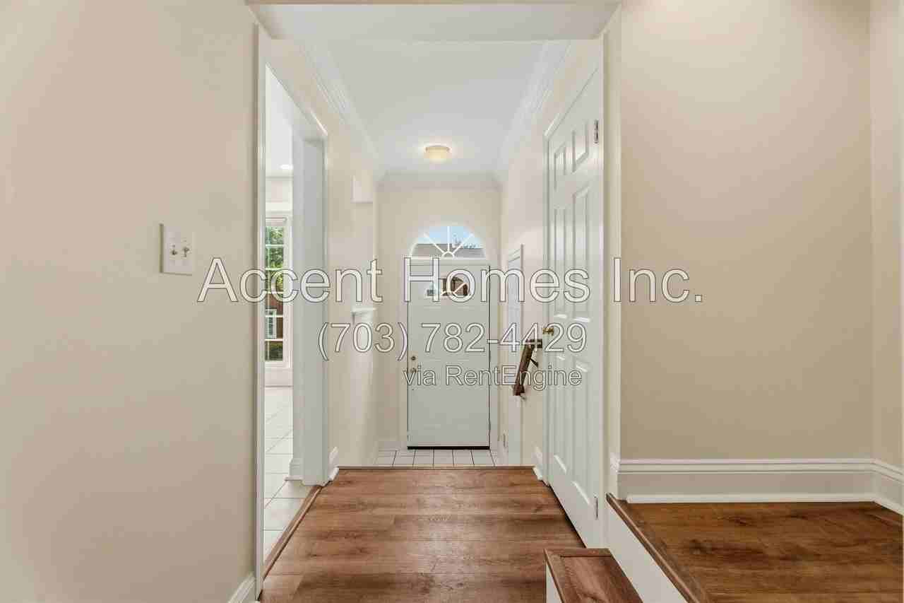 7508 Cadbury Row - Photo 2 of 36