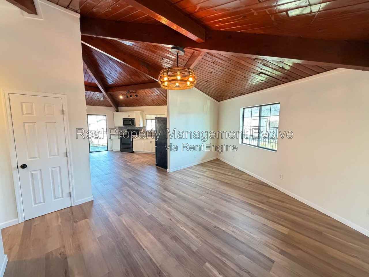 4213 W Cheyenne Dr - Photo 5 of 25