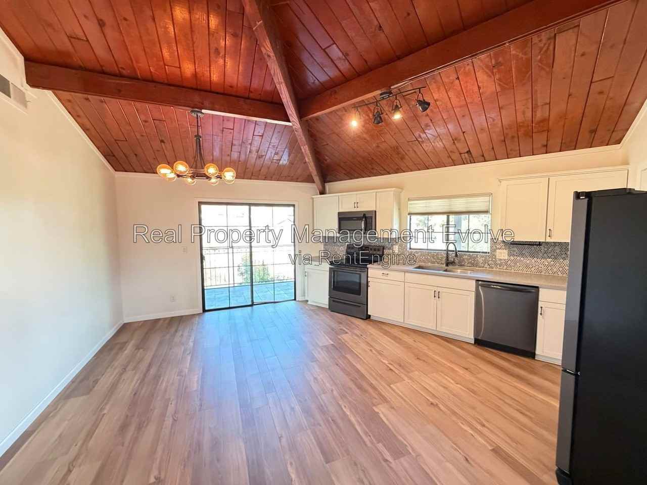 4213 W Cheyenne Dr - Photo 6 of 25