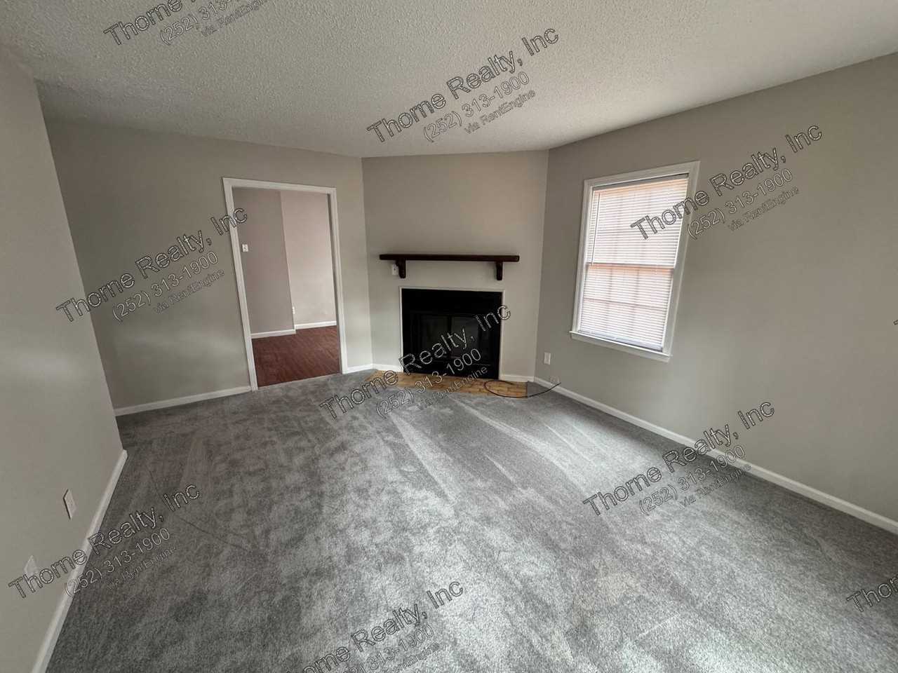 2255 Sherwood Ave - Photo 2 of 13