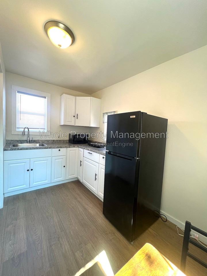 4205 S Lincoln St - Photo 7 of 15