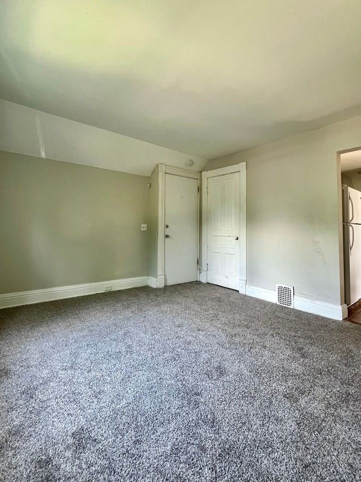 707 Mccourtie St #2 - Photo 2 of 10