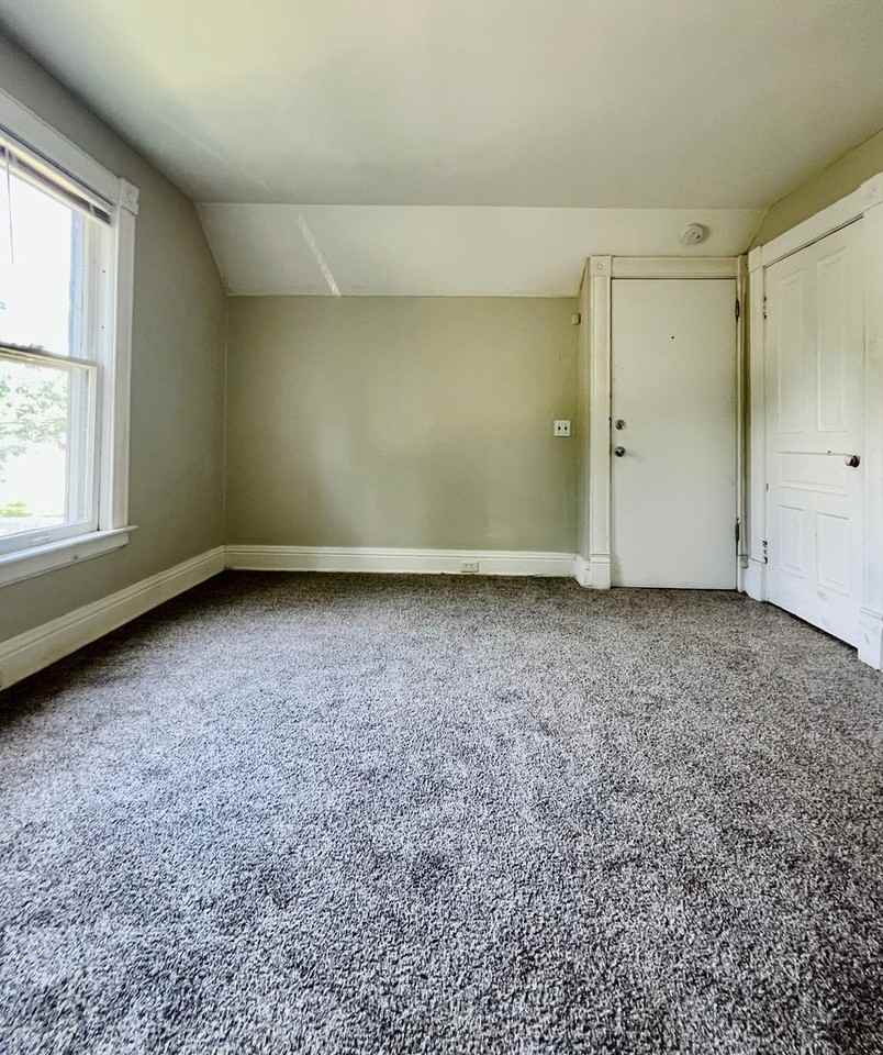 707 Mccourtie St #2 - Photo 3 of 10